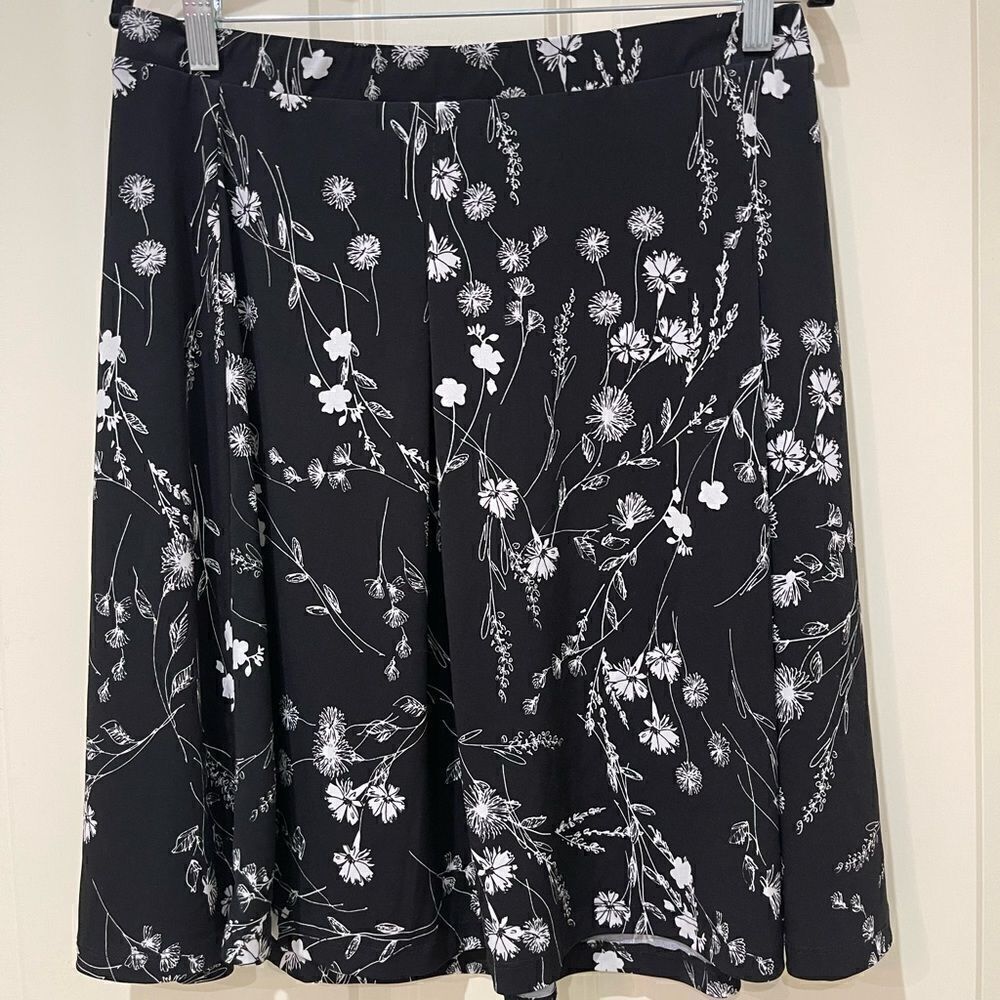 LIGHT GILLI Elastic Waist Skirt from Stitch Fix!